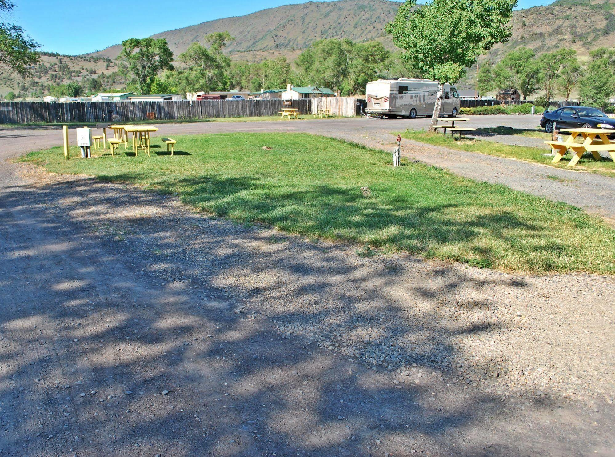Oregon Motel 8&RV Park Klamath Falls Buitenkant foto