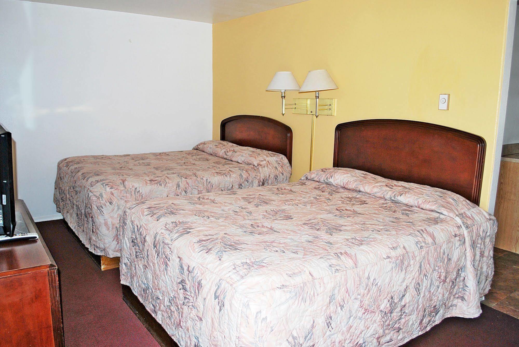 Oregon Motel 8&RV Park Klamath Falls Buitenkant foto