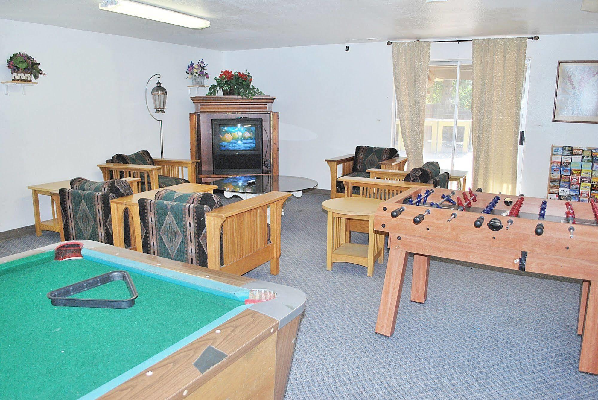 Oregon Motel 8&RV Park Klamath Falls Buitenkant foto