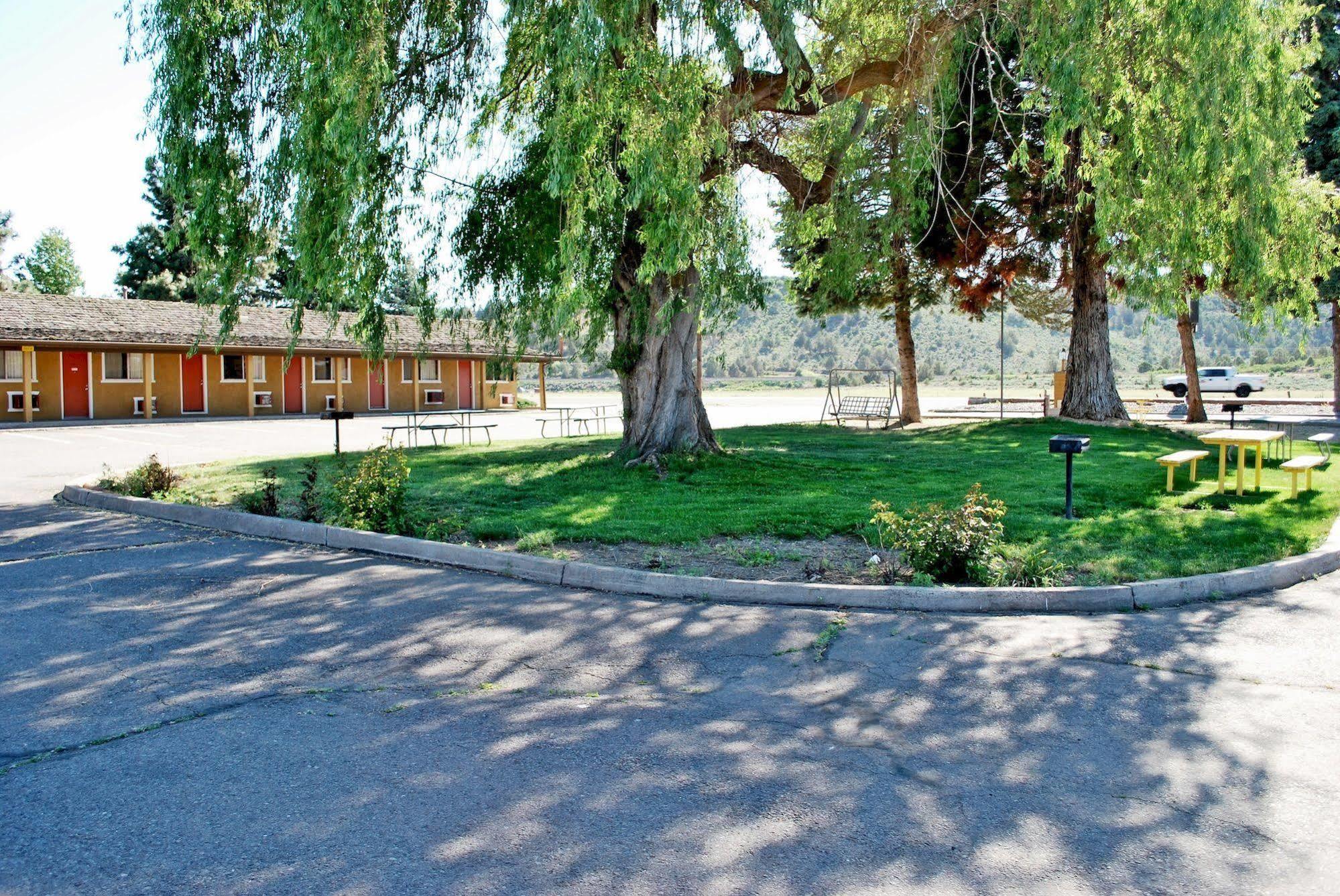 Oregon Motel 8&RV Park Klamath Falls Buitenkant foto