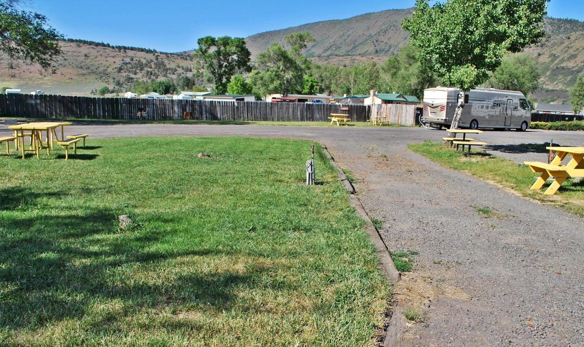 Oregon Motel 8&RV Park Klamath Falls Buitenkant foto