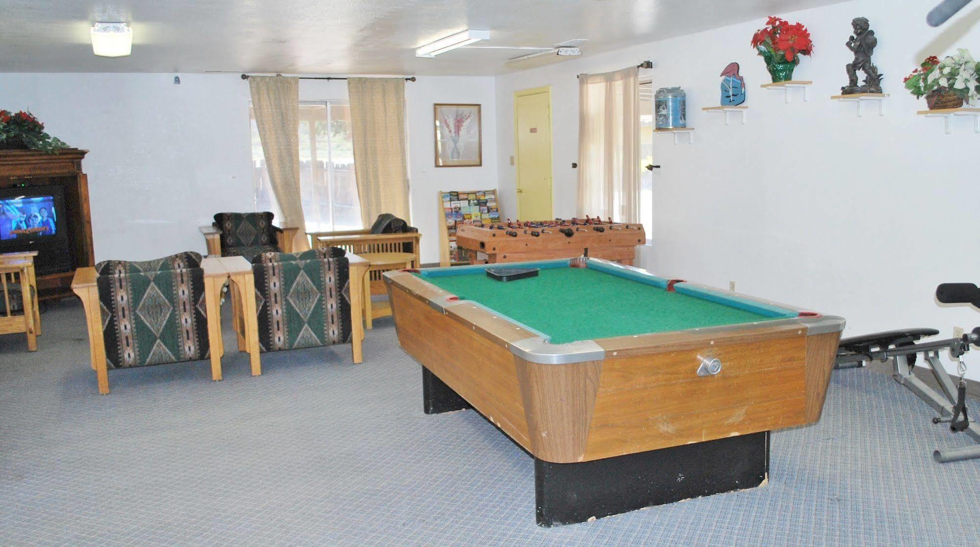 Oregon Motel 8&RV Park Klamath Falls Buitenkant foto